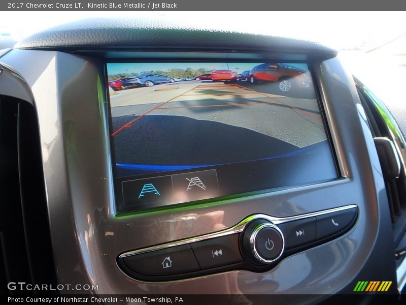 Kinetic Blue Metallic / Jet Black 2017 Chevrolet Cruze LT
