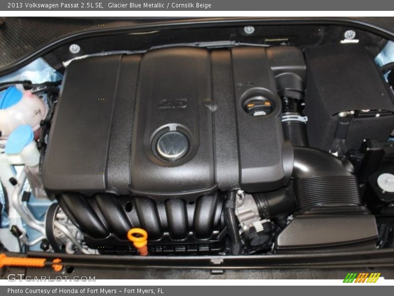 Glacier Blue Metallic / Cornsilk Beige 2013 Volkswagen Passat 2.5L SE