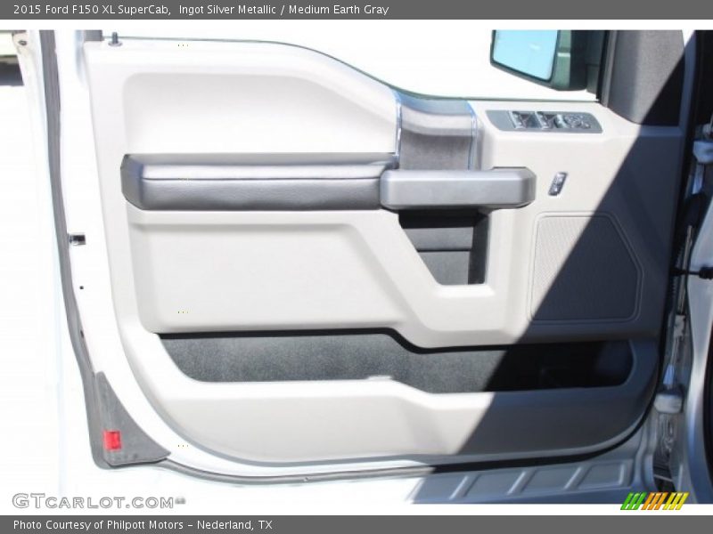 Ingot Silver Metallic / Medium Earth Gray 2015 Ford F150 XL SuperCab