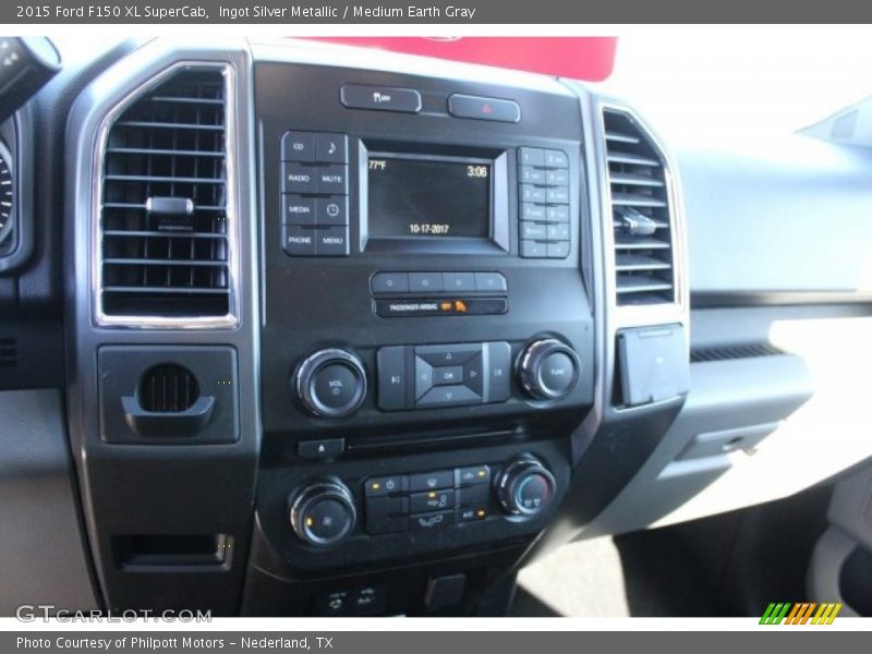 Ingot Silver Metallic / Medium Earth Gray 2015 Ford F150 XL SuperCab