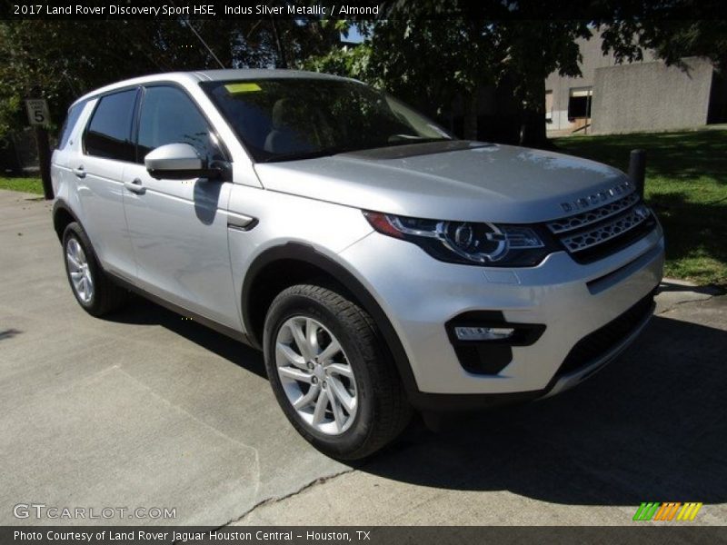 Indus Silver Metallic / Almond 2017 Land Rover Discovery Sport HSE