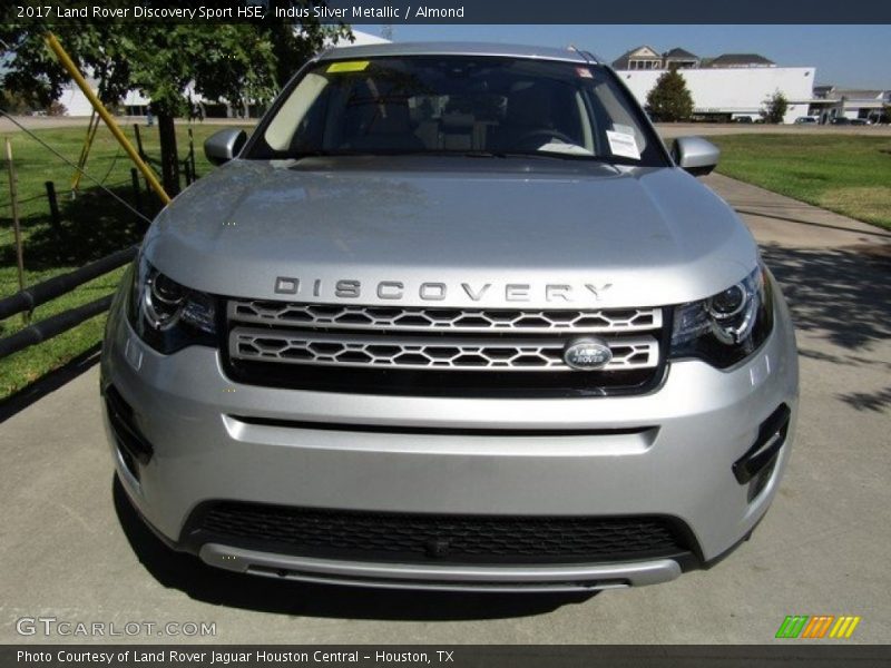 Indus Silver Metallic / Almond 2017 Land Rover Discovery Sport HSE