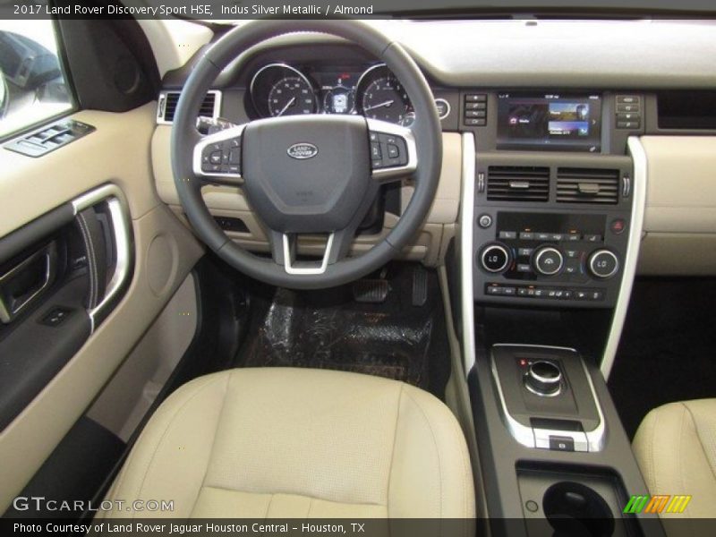 Indus Silver Metallic / Almond 2017 Land Rover Discovery Sport HSE