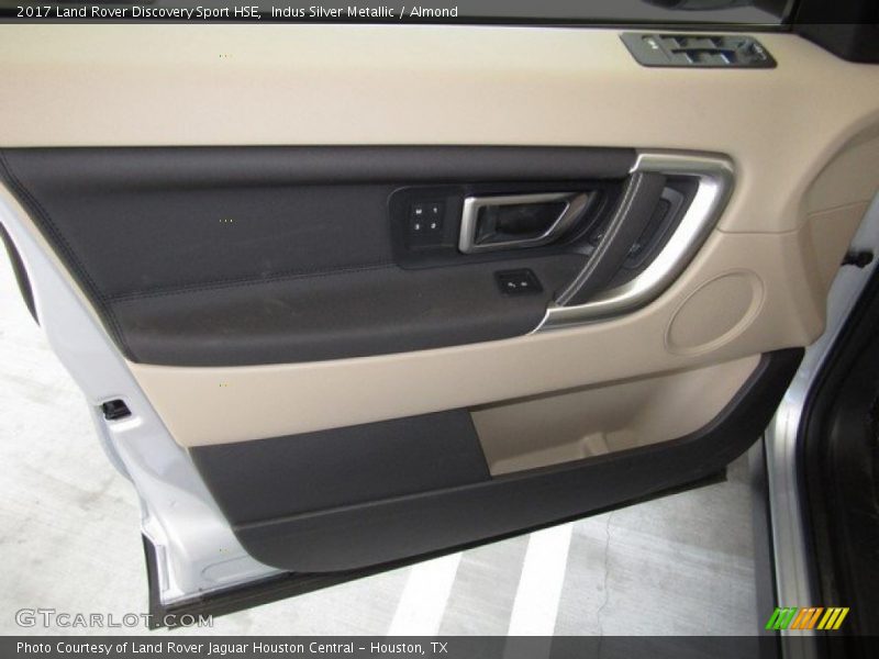 Indus Silver Metallic / Almond 2017 Land Rover Discovery Sport HSE