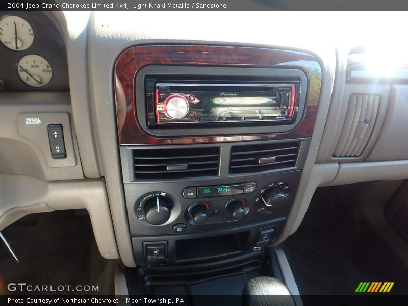 Light Khaki Metallic / Sandstone 2004 Jeep Grand Cherokee Limited 4x4