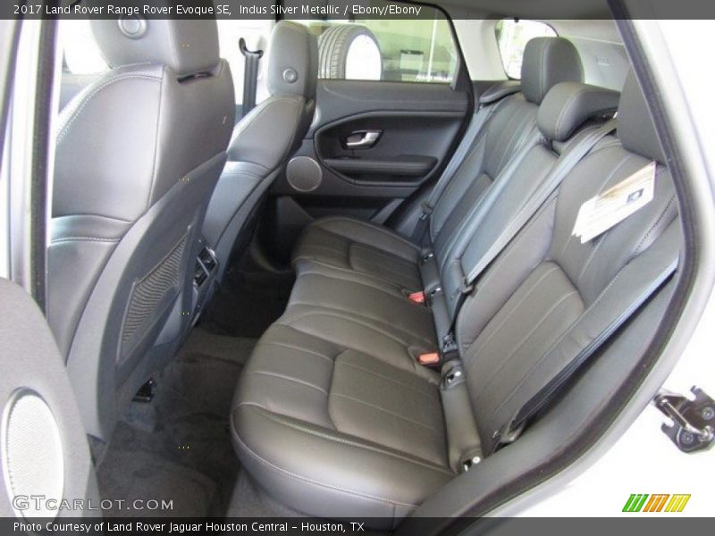 Indus Silver Metallic / Ebony/Ebony 2017 Land Rover Range Rover Evoque SE