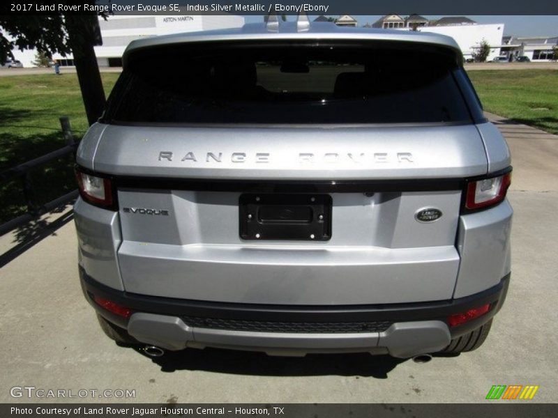 Indus Silver Metallic / Ebony/Ebony 2017 Land Rover Range Rover Evoque SE