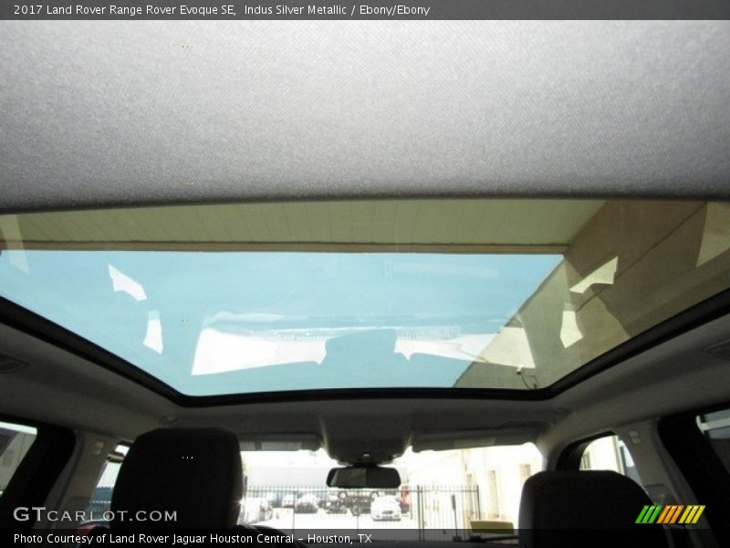 Indus Silver Metallic / Ebony/Ebony 2017 Land Rover Range Rover Evoque SE