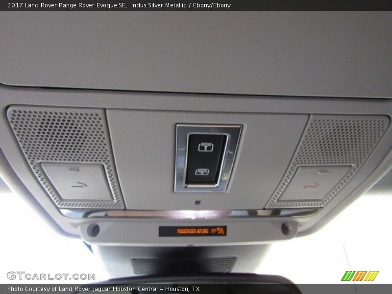 Indus Silver Metallic / Ebony/Ebony 2017 Land Rover Range Rover Evoque SE
