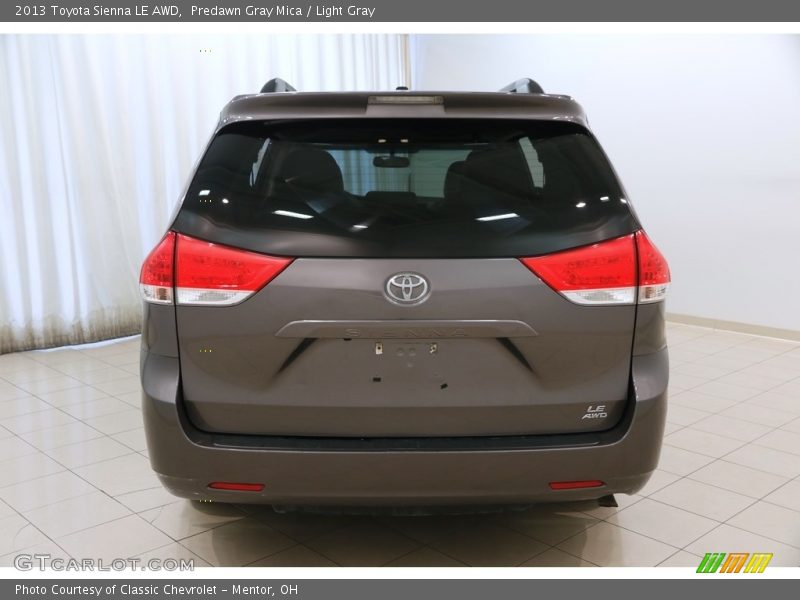 Predawn Gray Mica / Light Gray 2013 Toyota Sienna LE AWD