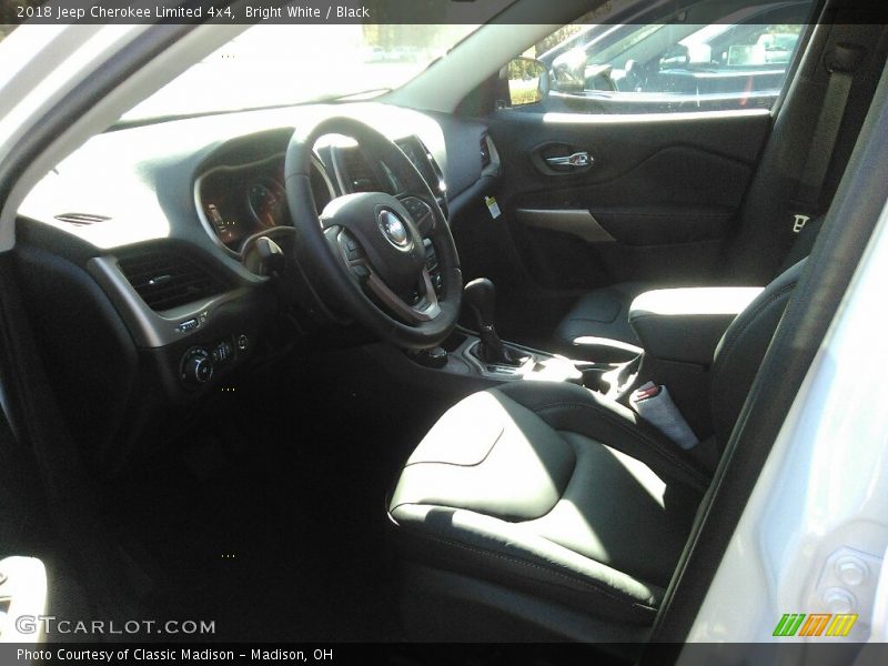 Bright White / Black 2018 Jeep Cherokee Limited 4x4