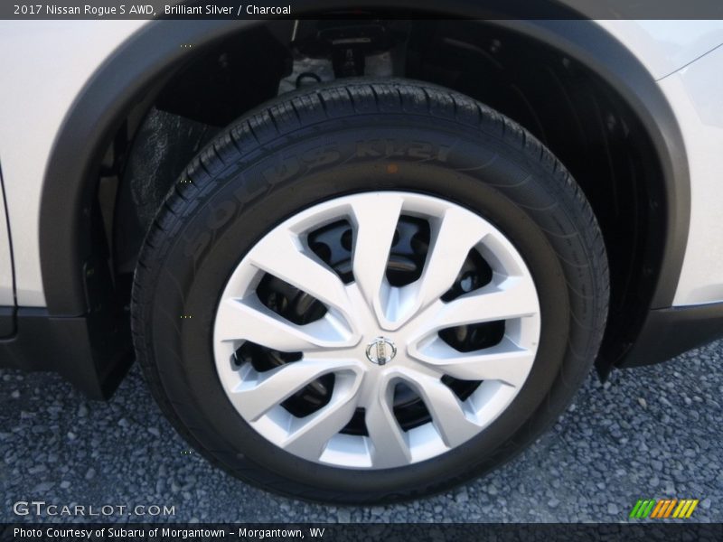 Brilliant Silver / Charcoal 2017 Nissan Rogue S AWD