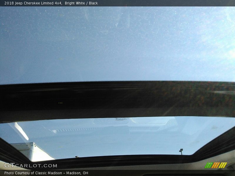 Bright White / Black 2018 Jeep Cherokee Limited 4x4