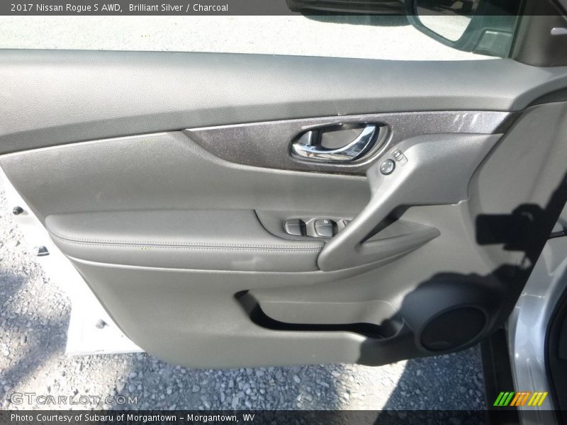 Brilliant Silver / Charcoal 2017 Nissan Rogue S AWD