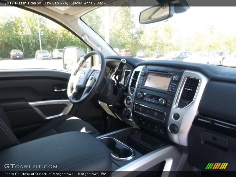 Glacier White / Black 2017 Nissan Titan SV Crew Cab 4x4