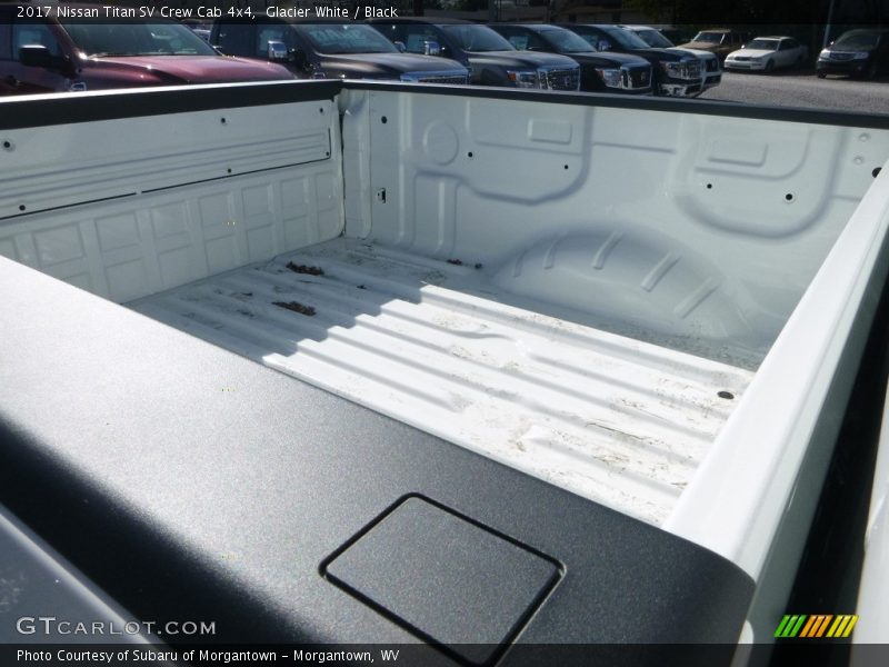 Glacier White / Black 2017 Nissan Titan SV Crew Cab 4x4