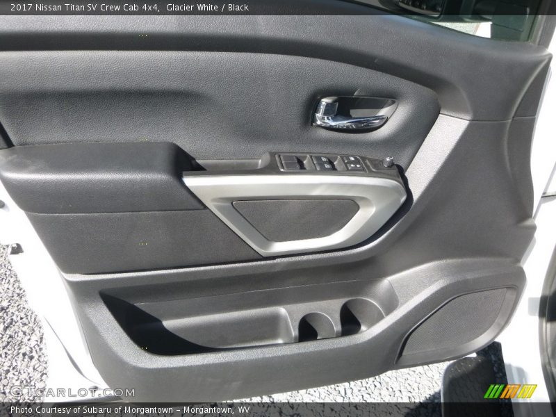 Glacier White / Black 2017 Nissan Titan SV Crew Cab 4x4