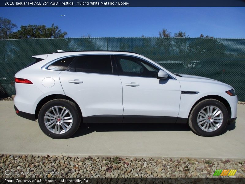 Yulong White Metallic / Ebony 2018 Jaguar F-PACE 25t AWD Prestige