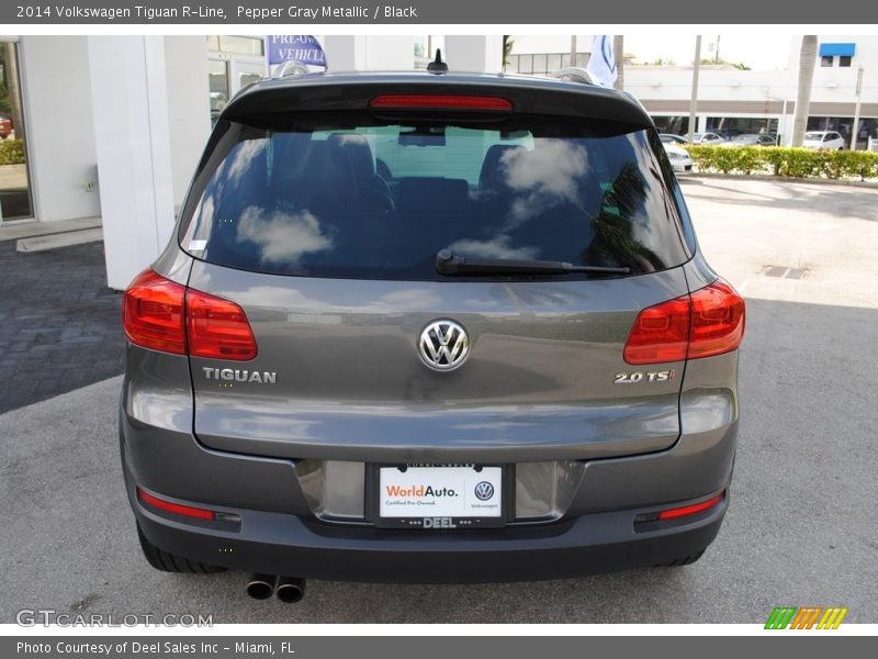 Pepper Gray Metallic / Black 2014 Volkswagen Tiguan R-Line