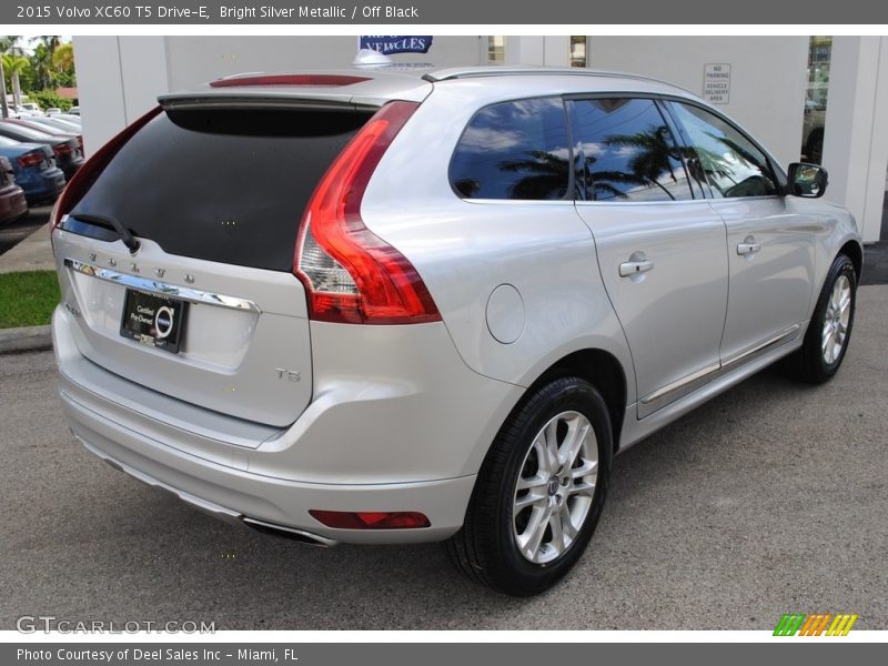 Bright Silver Metallic / Off Black 2015 Volvo XC60 T5 Drive-E