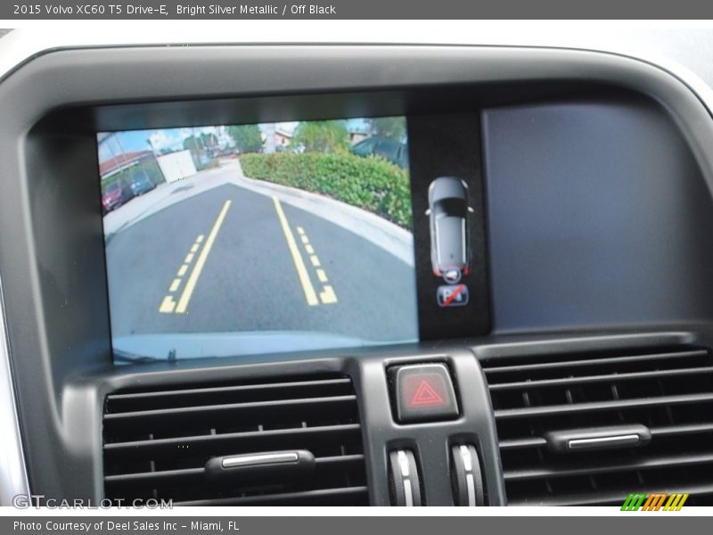 Bright Silver Metallic / Off Black 2015 Volvo XC60 T5 Drive-E