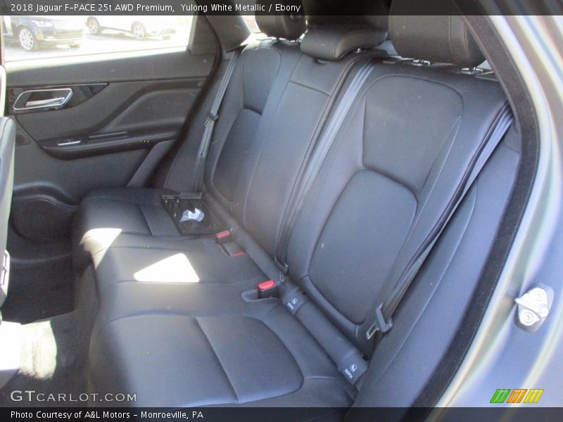 Yulong White Metallic / Ebony 2018 Jaguar F-PACE 25t AWD Premium