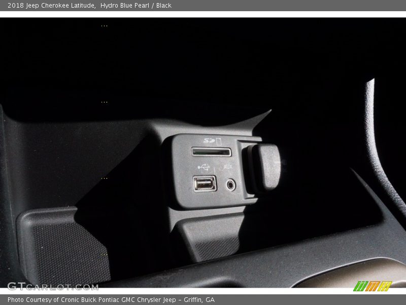 Hydro Blue Pearl / Black 2018 Jeep Cherokee Latitude