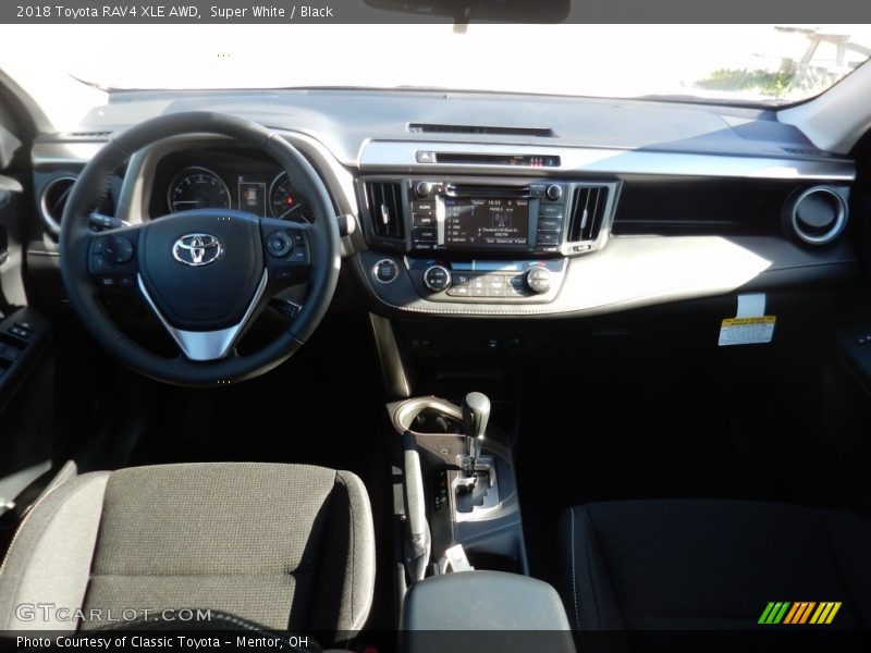Super White / Black 2018 Toyota RAV4 XLE AWD