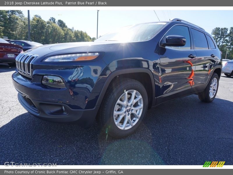 Patriot Blue Pearl / Black 2018 Jeep Cherokee Latitude Plus