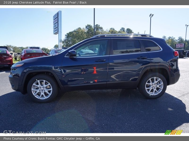 Patriot Blue Pearl / Black 2018 Jeep Cherokee Latitude Plus