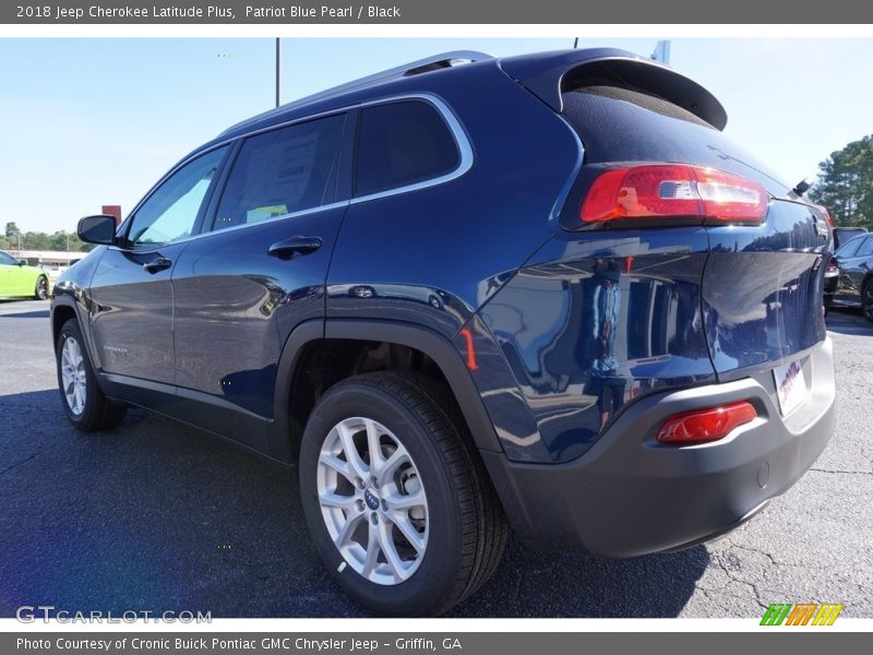 Patriot Blue Pearl / Black 2018 Jeep Cherokee Latitude Plus