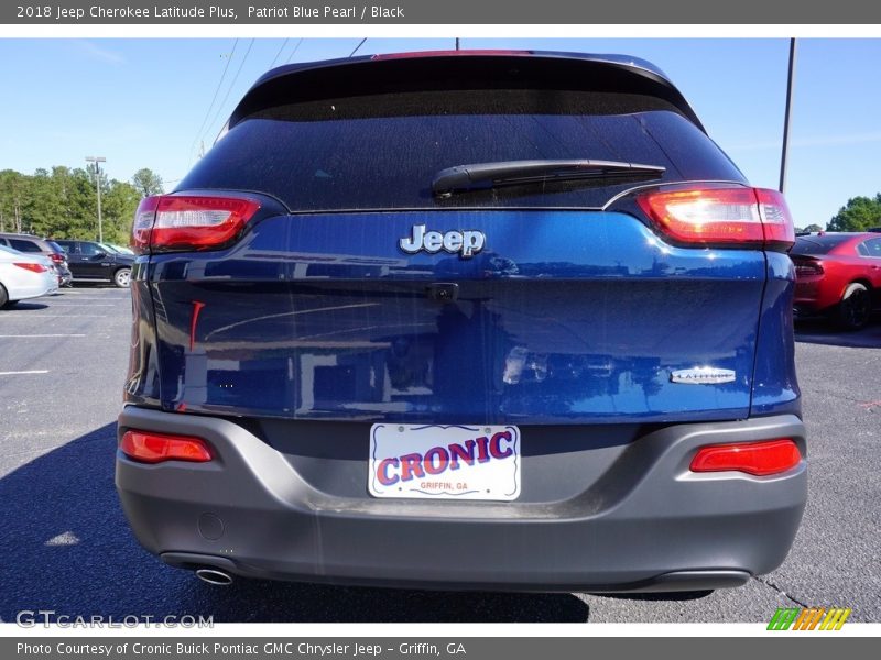 Patriot Blue Pearl / Black 2018 Jeep Cherokee Latitude Plus