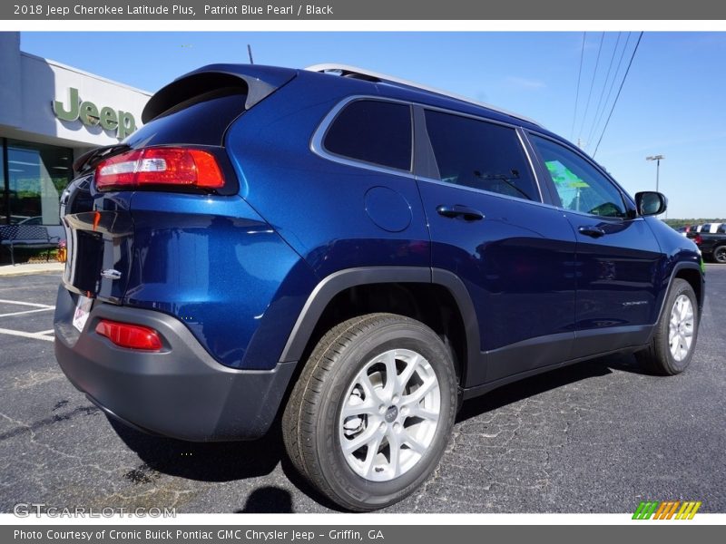 Patriot Blue Pearl / Black 2018 Jeep Cherokee Latitude Plus