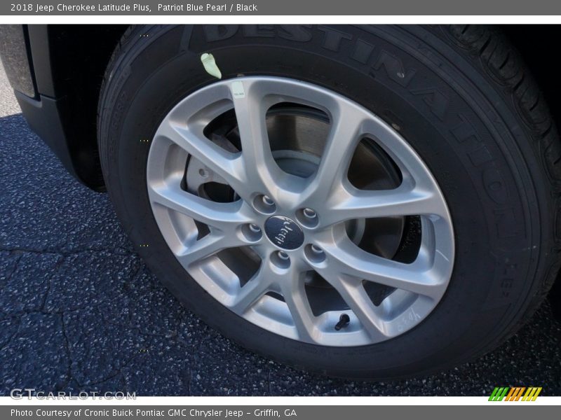 Patriot Blue Pearl / Black 2018 Jeep Cherokee Latitude Plus