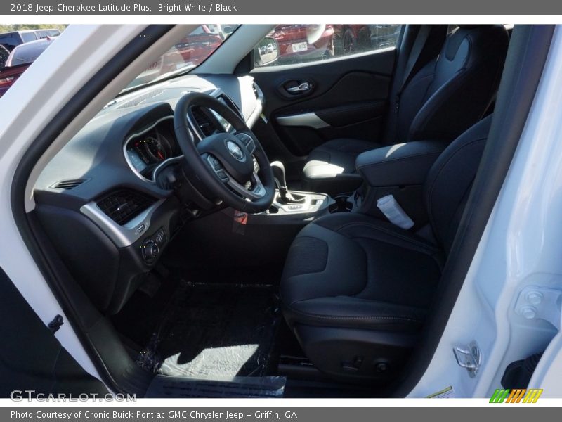 Bright White / Black 2018 Jeep Cherokee Latitude Plus