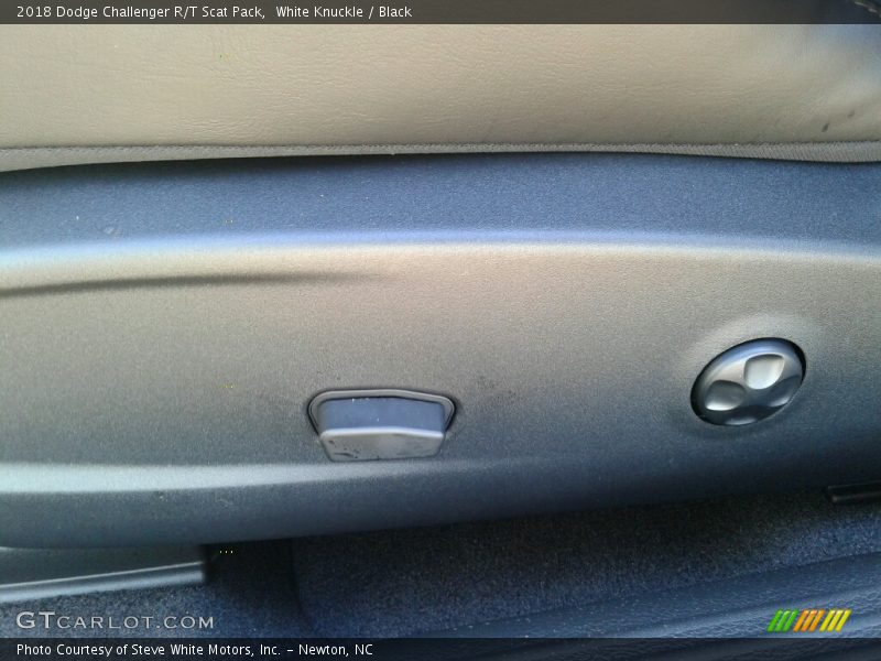 White Knuckle / Black 2018 Dodge Challenger R/T Scat Pack