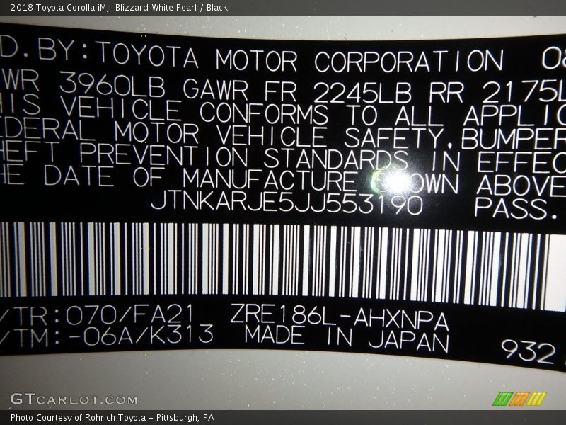 Blizzard White Pearl / Black 2018 Toyota Corolla iM