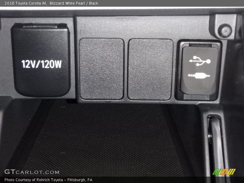 Blizzard White Pearl / Black 2018 Toyota Corolla iM