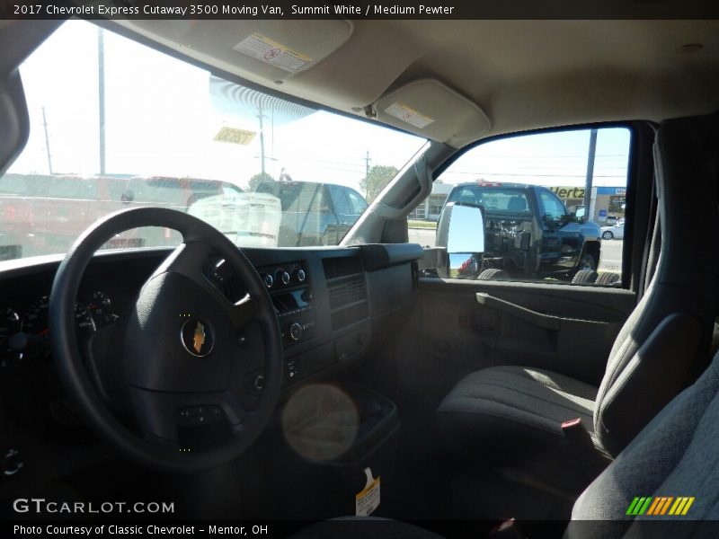 Summit White / Medium Pewter 2017 Chevrolet Express Cutaway 3500 Moving Van