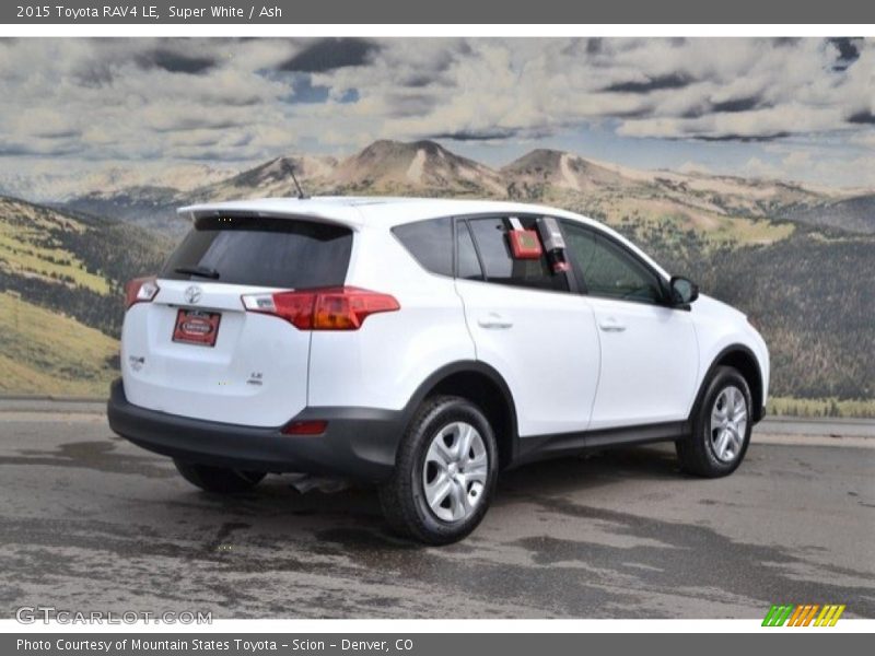 Super White / Ash 2015 Toyota RAV4 LE