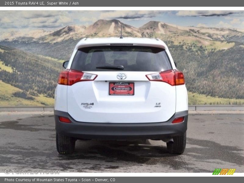 Super White / Ash 2015 Toyota RAV4 LE