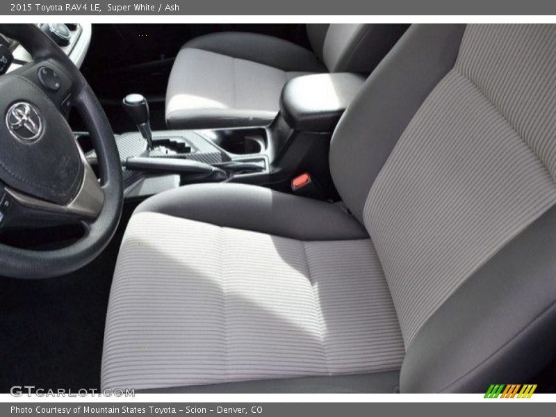 Super White / Ash 2015 Toyota RAV4 LE