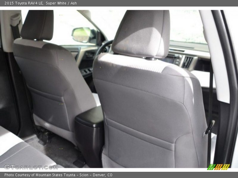 Super White / Ash 2015 Toyota RAV4 LE