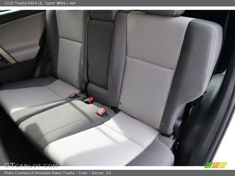 Super White / Ash 2015 Toyota RAV4 LE