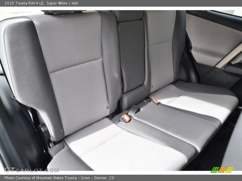 Super White / Ash 2015 Toyota RAV4 LE