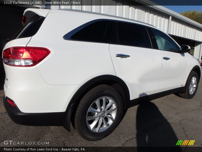 Snow White Pearl / Black 2018 Kia Sorento LX AWD