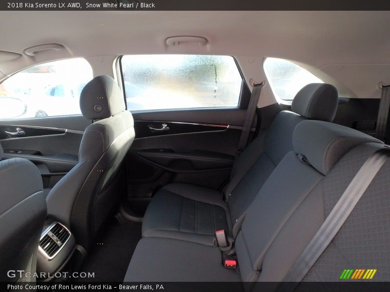 Snow White Pearl / Black 2018 Kia Sorento LX AWD