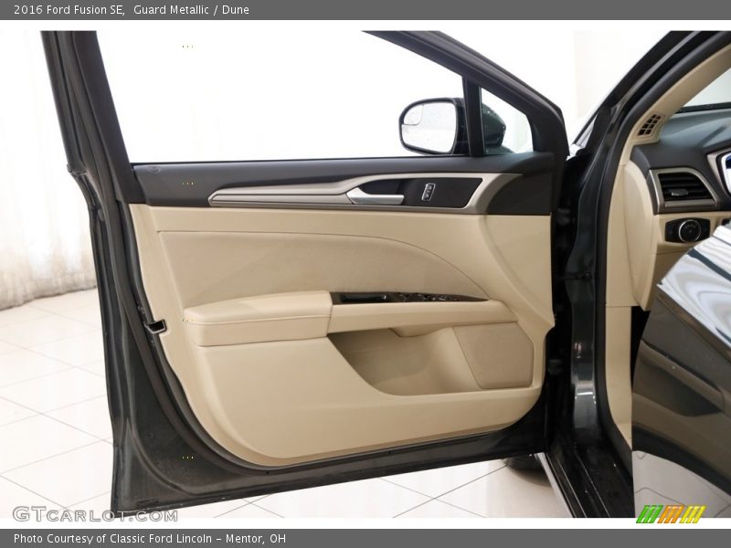 Guard Metallic / Dune 2016 Ford Fusion SE