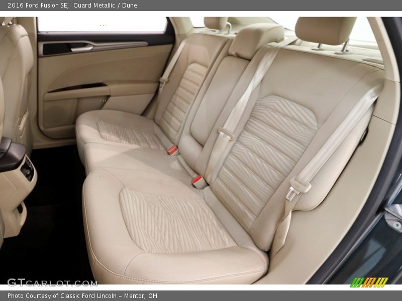 Guard Metallic / Dune 2016 Ford Fusion SE