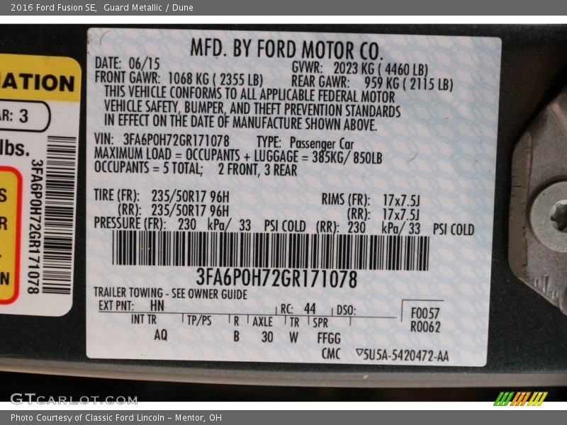 Guard Metallic / Dune 2016 Ford Fusion SE